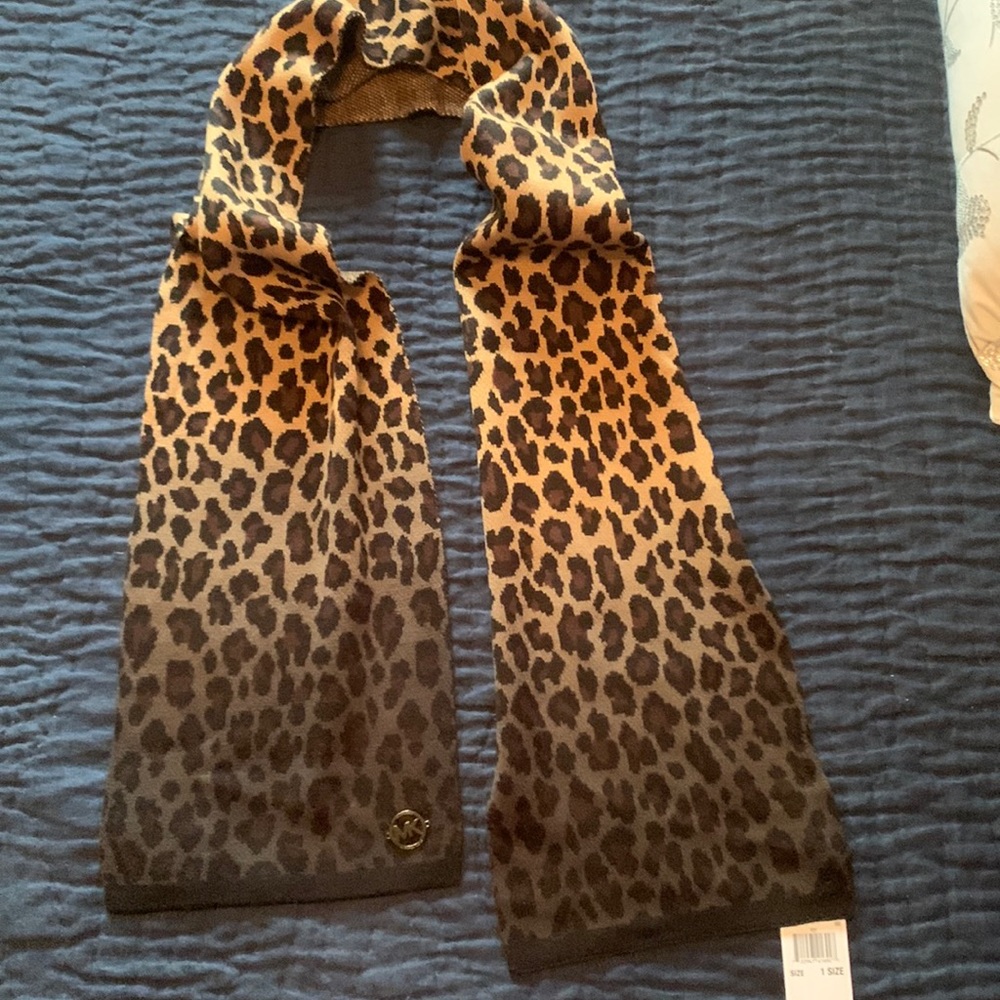MICHAEL Michael Kors Leopard Scarf NWT
